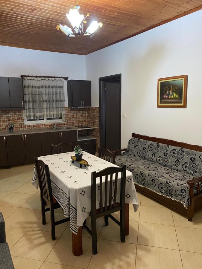 Hotel Moscopole Ksamil Esterno foto