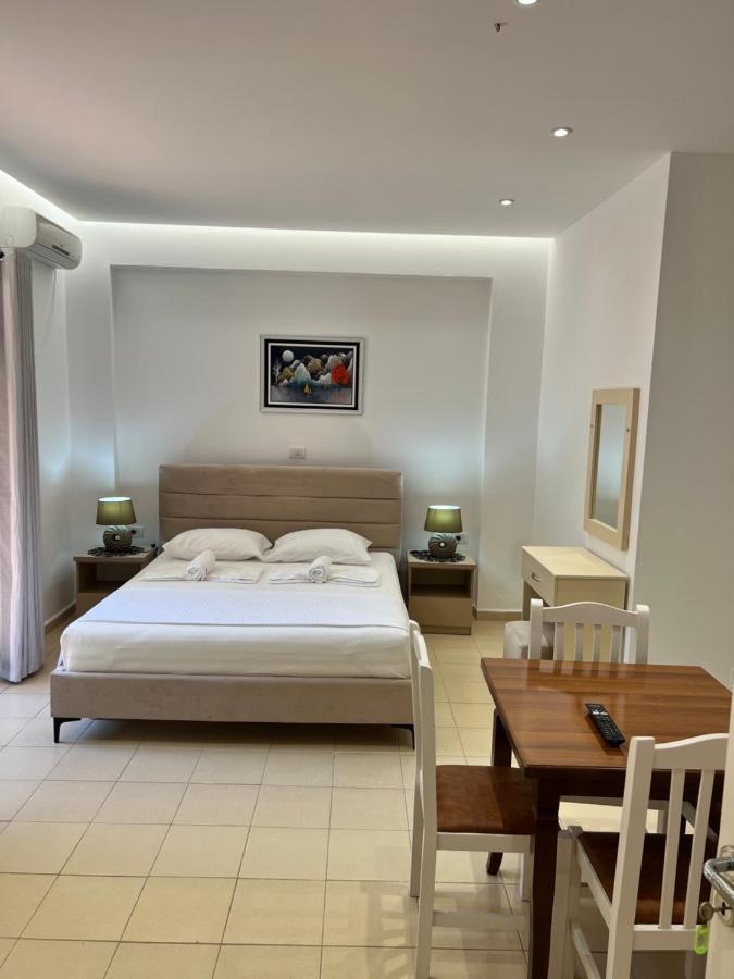 Hotel Moscopole Ksamil Esterno foto