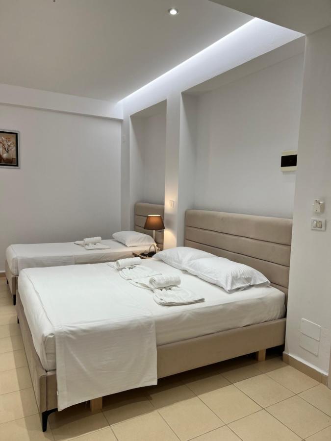 Hotel Moscopole Ksamil Esterno foto