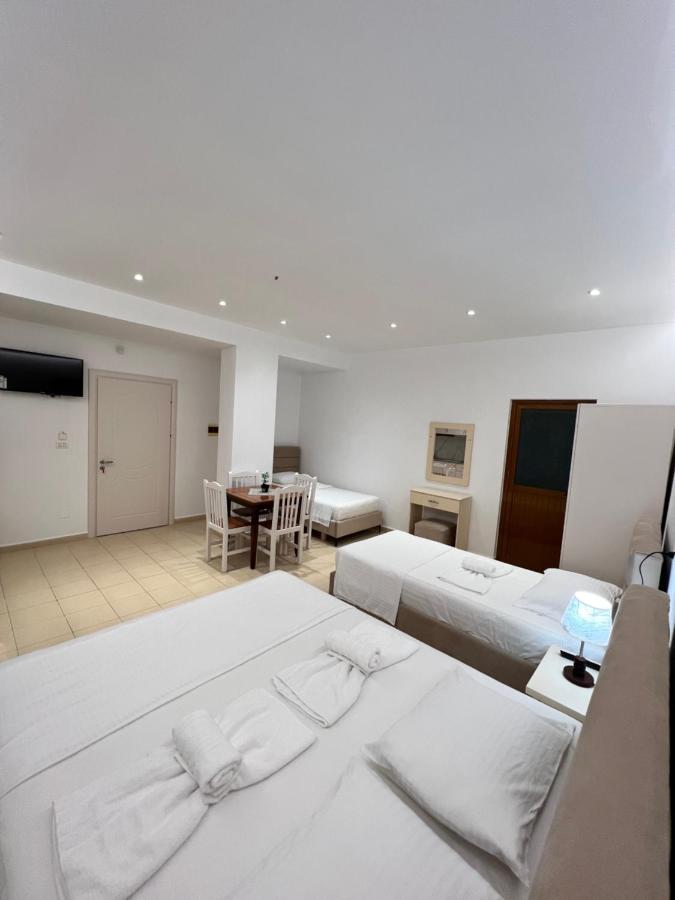 Hotel Moscopole Ksamil Esterno foto