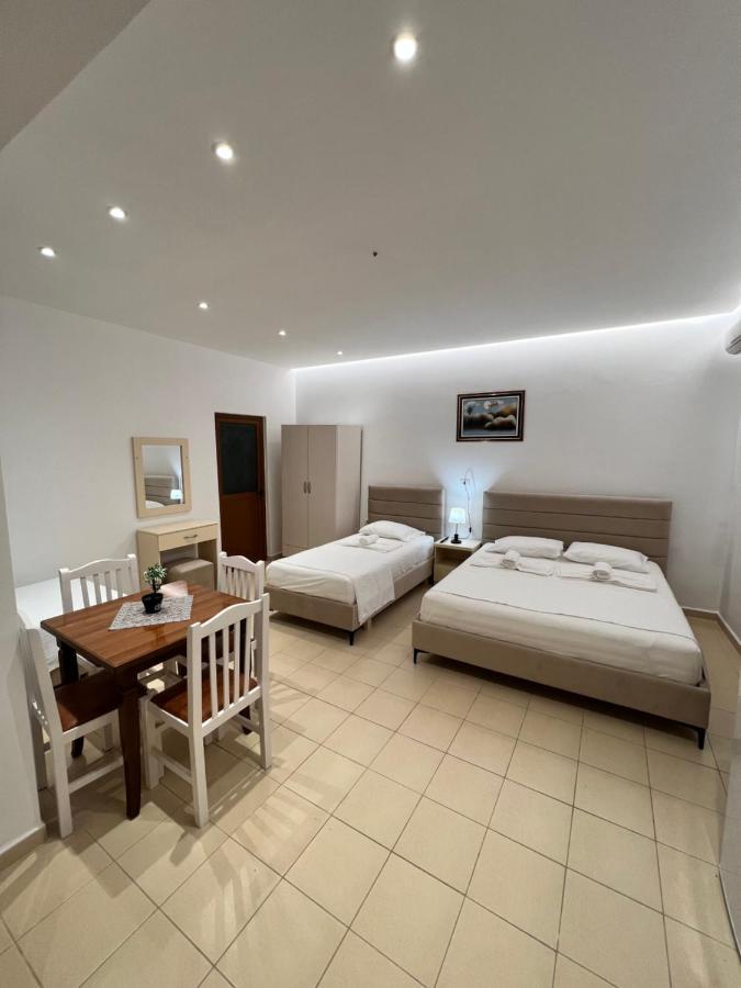 Hotel Moscopole Ksamil Esterno foto