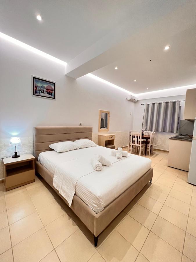 Hotel Moscopole Ksamil Esterno foto